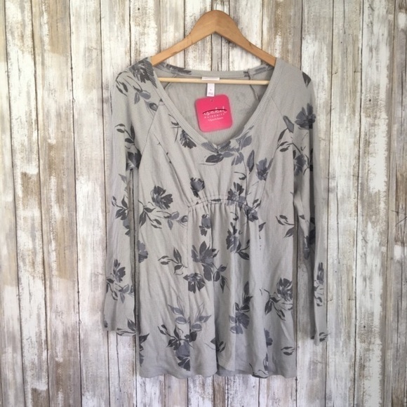Isabel Maternity by Ingrid & Isabel Tops - NWT Ingrid & Isabel Maternity Grey Floral Blouse